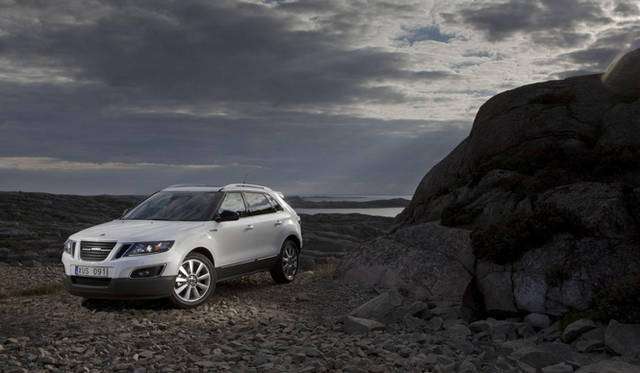 <strong>SAAB ｜サーブ 9-4X</strong>