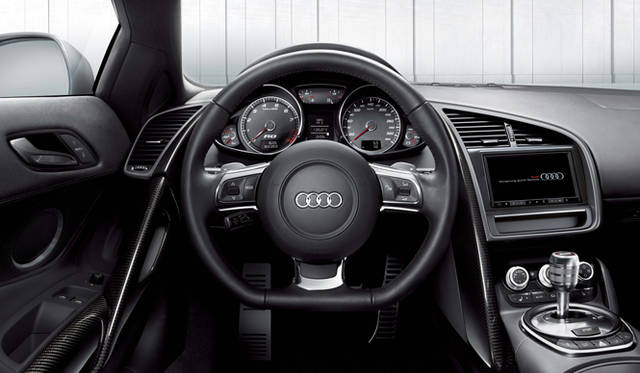 <strong>Audi R8 Coupe｜アウディ R8 クーペ</strong>