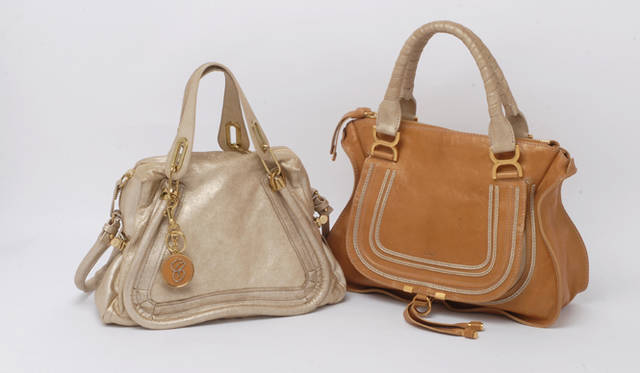 <strong>Chloé</strong> Left: 'PARATY' bag ¥221,550, Right: 'MARCIE' bag ¥245,700 (Both Chloé / Chloé Information Desk)