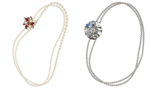 <strong>MIUMIU｜ミュウミュウ</strong>　左から ネックレス 4万7250円、4万2000円 （以上予定価格）