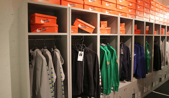 <strong>BEAMS T meets NIKE SPORTSWEAR</strong>　約70種類におよぶラインナップ。