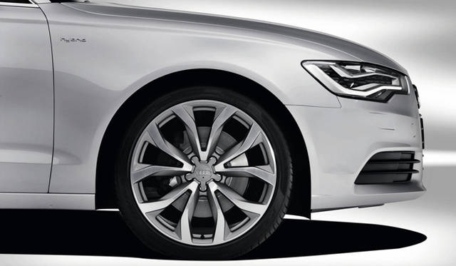 <strong>Audi A6 Hybrid｜アウディ A6 ハイブリッド</strong>