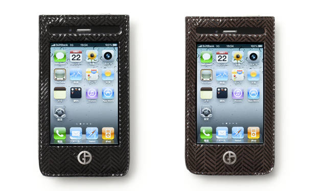 <strong>GIORGIO ARMANI|ジョルジオ アルマーニ</strong>　iPhone 4ケース[12×6.5×1.5 cm] 2万4150円（ジョルジオ アルマーニ／ジョルジオ アルマーニ ジャパン）