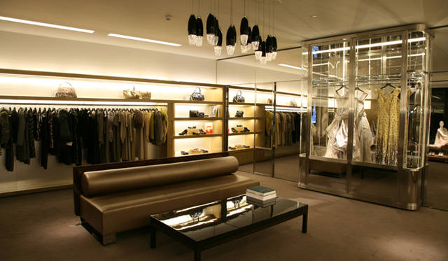 <strong>MARC JACOBS AOYAMA｜マーク ジェイコブス 青山</strong>　2階はプレタポルテ専用のプライベートな空間。