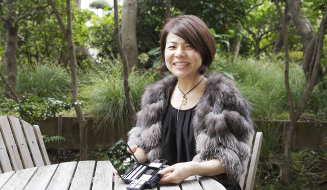 <strong>國藤直子のコスメシュラン</strong>　第67週 「RMK クリスマスパレット 2010」