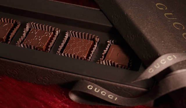 <strong>GUCCI｜グッチ</strong>　「グッチ チョコレート」ダークチョコレート　4個入り 2100円、12個入り 4200円、16個入り 5250円（グッチ／グッチ ジャパン）