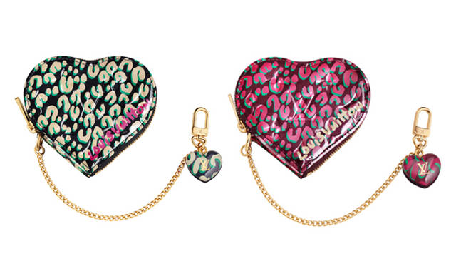 <strong>LOUIS VUITTON｜ルイ・ヴィトン</strong>　マチ付きで収納力にも優れた、ハート型コインパース。フェミニンさが魅力的だ。「ポルト モネ・クール レオパード」 [2011年1月上旬発売] 各5万5650円（ともにルイ・ヴィトン）　©LOUIS VUITTON/AURORE COLIBERT