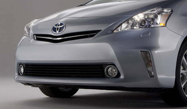 <strong>TOYOTA Prius v｜トヨタ プリウスv</strong>