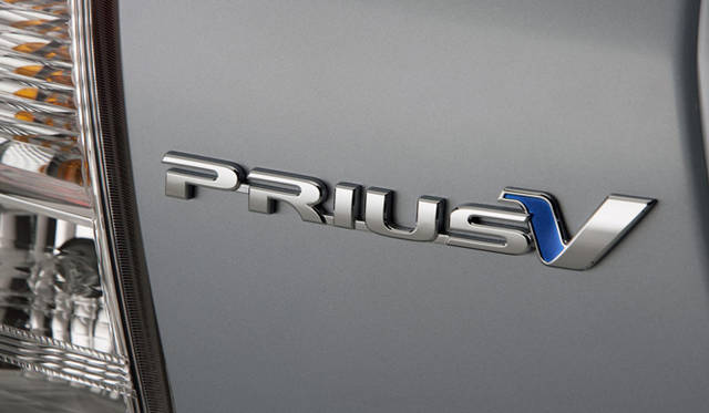 <strong>TOYOTA Prius v｜トヨタ プリウスv</strong>