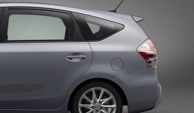 <strong>TOYOTA Prius v｜トヨタ プリウスv</strong>