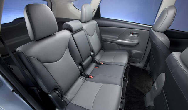 <strong>TOYOTA Prius v｜トヨタ プリウスv</strong>