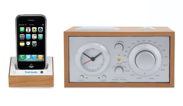 <strong>Tivoli Audio｜チボリオーディオ</strong>　 iPod / iPhone専用ドック 「The Connector」