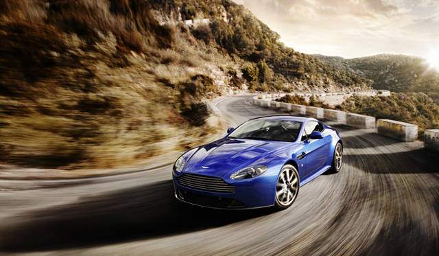 <strong>ASTON MARTIN V8 Vantage S｜アストンマーティン V8 ヴァンテージS</strong>