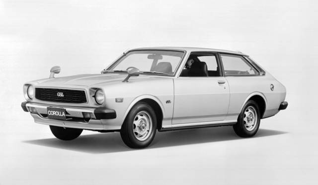 <strong>TOYOTA COROLLA Liftback｜トヨタ カローラ リフトバック</strong>