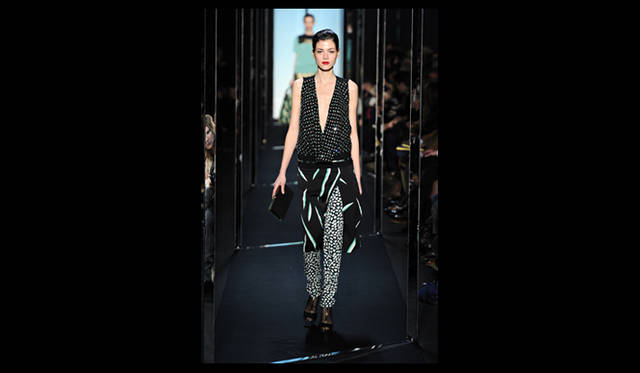 <strong>DIANE VON FURSTENBERG｜ダイアン フォン ファステンバーグ</strong> 2011年秋冬コレクション速報