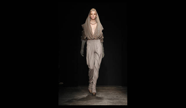 <strong>DONNA KARAN NEW YORK｜ダナ キャラン ニューヨーク</strong> 2011年秋冬コレクション速報