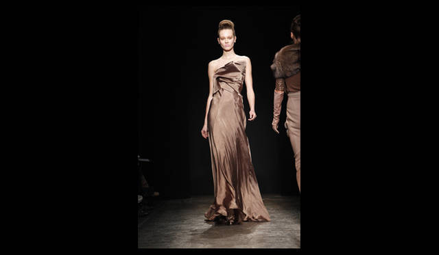 <strong>DONNA KARAN NEW YORK｜ダナ キャラン ニューヨーク</strong> 2011年秋冬コレクション速報