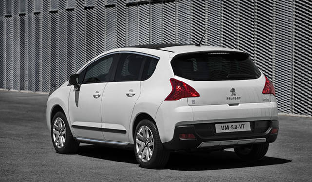 <strong>PEUGEOT 3008 HYbrid4｜プジョー 3008 ハイブリッド4</strong>
