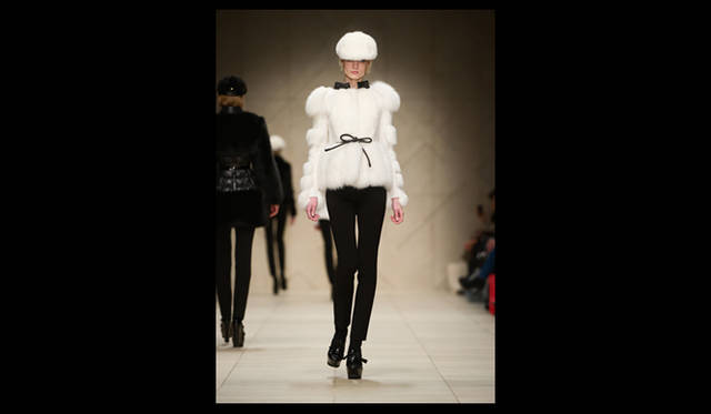 <strong>BURBERRY PRORSUM｜バーバリー プローサム</strong> 2011年秋冬コレクション速報 ©BURBERRY