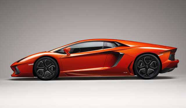 <strong>Lamborghini Aventador｜ランボルギーニ アヴェンタドール</strong>