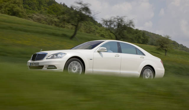 <strong>Mercedes-Benz S400 HYBRID｜メルセデス・ベンツ S400 ハイブリッド</strong>