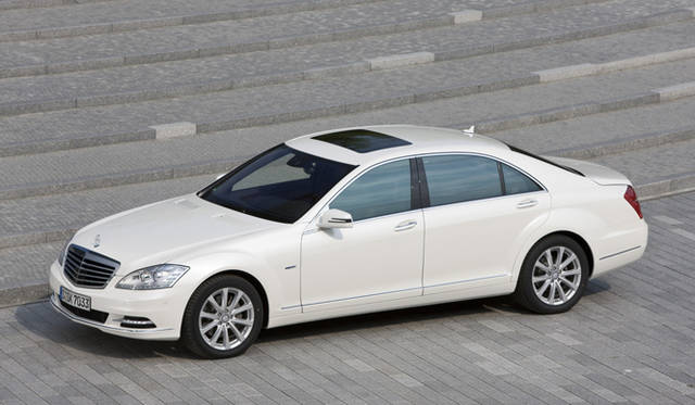 <strong>Mercedes-Benz S400 HYBRID｜メルセデス・ベンツ S400 ハイブリッド</strong>