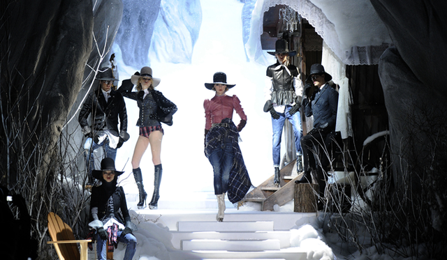 <strong>DSQUARED²｜ディースクエアード</strong> 　2011年秋冬コレクション速報　