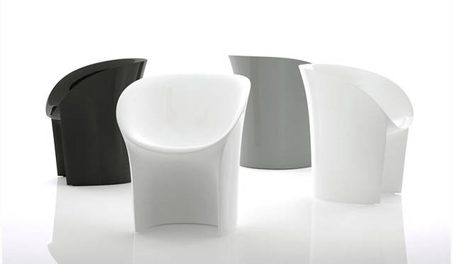 <strong>エキシビション「TWILIGHT-Tokujin Yoshioka」</strong>　椅子「MOON」シリーズ