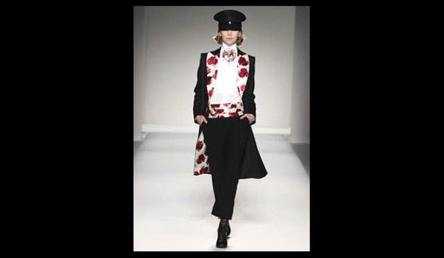 <strong>MOSCHINO｜モスキーノ</strong>  2011年秋冬コレクション速報