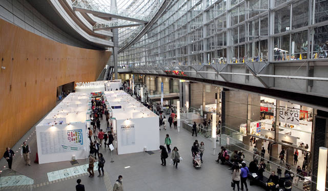 ART｜「アートフェア東京」が今年も開催！　アートフェア東京2010 第二会場「PROJECTS」会場風景 　　Photo by 岩下宗利 提供： アートフェア東京