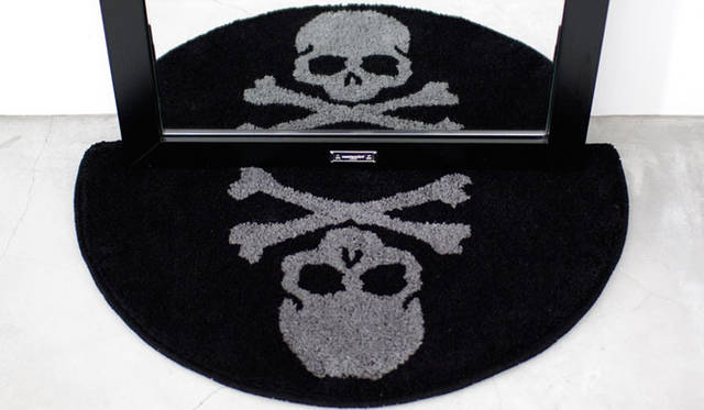 <strong>mastermind JAPAN × BUILDING</strong> Stand Mirror "Carré"