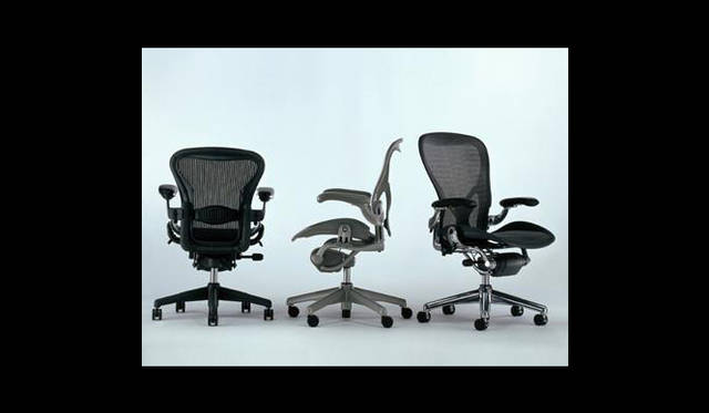 <strong>more trees×Herman Miller｜More Trees×Herman Miller</strong> The 'Aeron Chair' was born in 1995. It has been supported by many people for its ergonomic, body-friendly, custom-like seating comfort and innovative design. It is a symbol of the work chair, praised as 'the world's most comfortable working chair' and selected for the permanent collection of the Museum of Modern Art, New York.