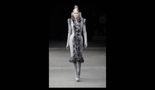 <strong>ALEXANDER McQUEEN｜アレキサンダー・マックイーン</strong> 2011年秋冬コレクション速報