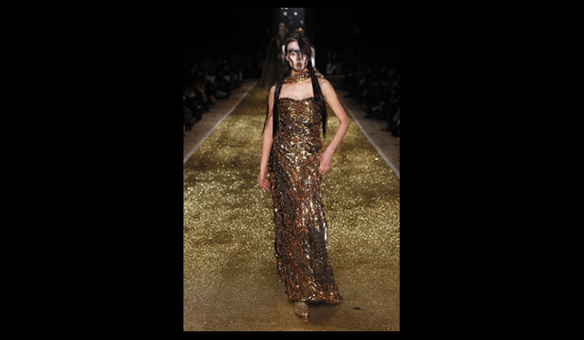 <strong>VIVIENNE WESTWOOD GOLD LABEL｜ヴィヴィアン・ウエストウッド・ゴールドレーベル</strong> 2011年秋冬コレクション速報