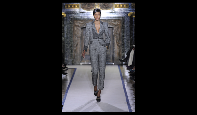 <strong>YVES SAINT LAURENT｜イヴ・サンローラン</strong> 2011年秋冬コレクション速報  Courtesy of Yves Saint Laurent