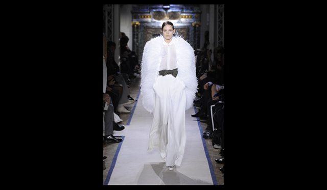 <strong>YVES SAINT LAURENT｜イヴ・サンローラン</strong> 2011年秋冬コレクション速報  Courtesy of Yves Saint Laurent