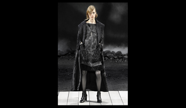 <strong>CHANEL</strong> 2011 Fall/Winter Collection Report ©CHANEL