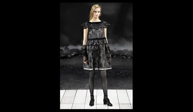 <strong>CHANEL</strong> 2011 Fall/Winter Collection Report ©CHANEL