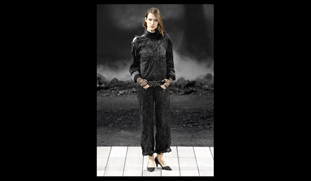 <strong>CHANEL</strong> 2011 Fall/Winter Collection Report ©CHANEL