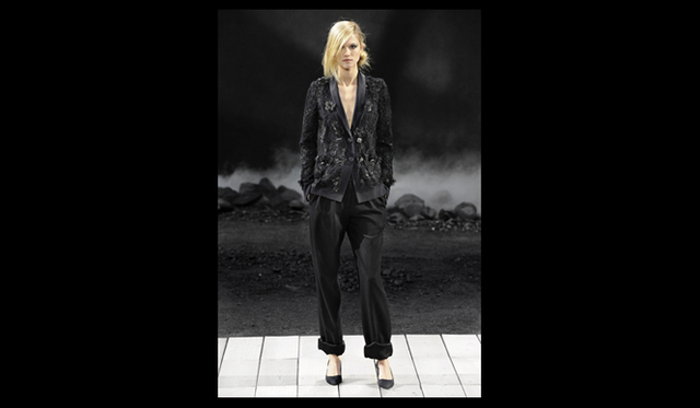 <strong>CHANEL</strong> 2011 Fall/Winter Collection Report ©CHANEL
