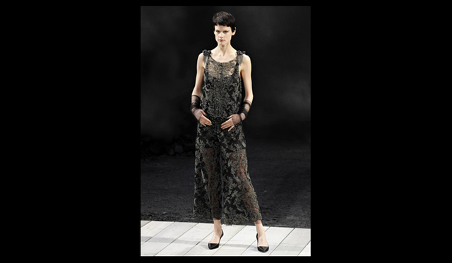 <strong>CHANEL</strong> 2011 Fall/Winter Collection Report ©CHANEL