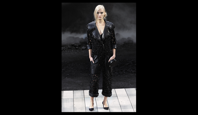 <strong>CHANEL</strong> 2011 Fall/Winter Collection Report ©CHANEL