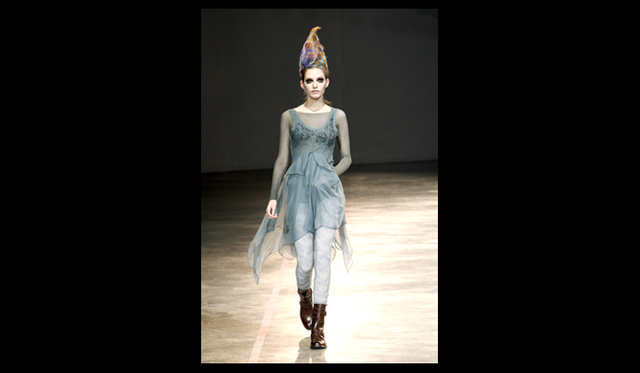 <strong>YOHJI YAMAMOTO｜ヨウジヤマモト</strong> 2011年秋冬コレクション速報