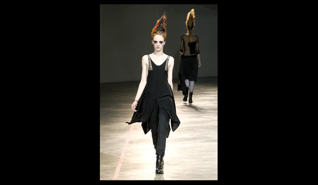 <strong>YOHJI YAMAMOTO｜ヨウジヤマモト</strong> 2011年秋冬コレクション速報