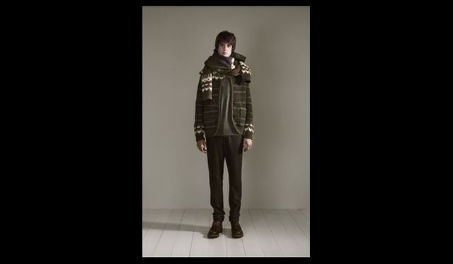 <strong>sacai｜サカイ</strong>　