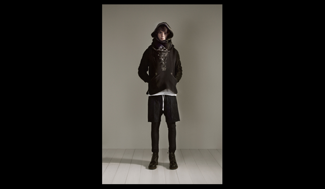 <strong>sacai｜サカイ</strong>　
