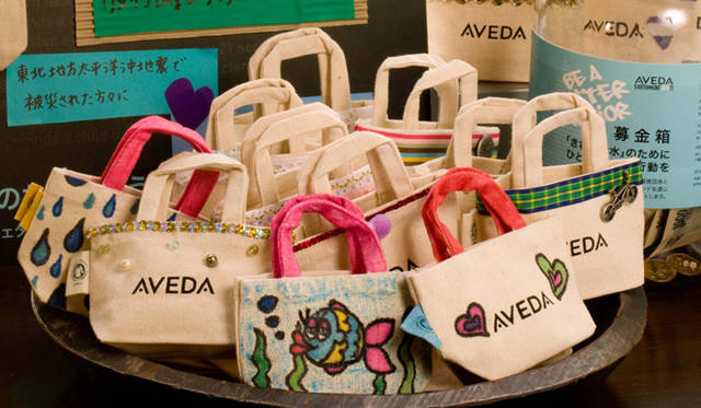 <strong>AVEDA｜アヴェダ</strong>　今年、日本における活動の収益金全額は、日本赤十字社の義援金や、その他の団体を通じて環境的側面からの復興支援として寄付されるという。