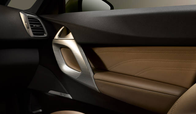 <strong>CITROEN DS5｜シトロエン DS5</strong>