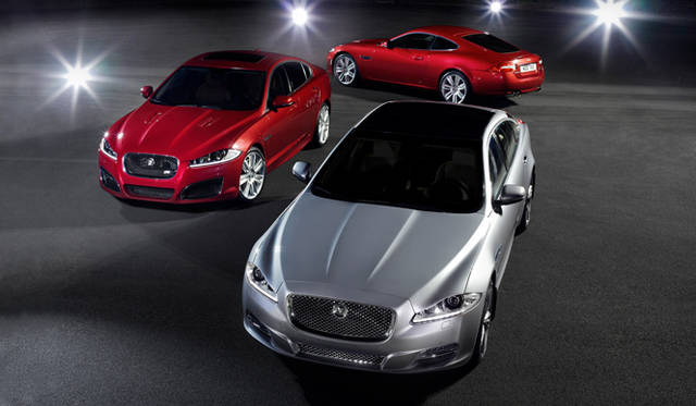 <strong>Jaguar｜ジャガー</strong>　写真手前からXJ、XFR、XKR