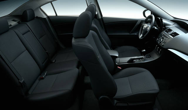 <strong>MAZDA MAZDA3｜マツダ マツダ3</strong>